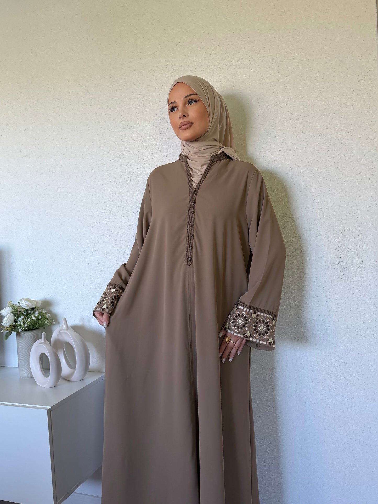 Abaya brodée style djellaba